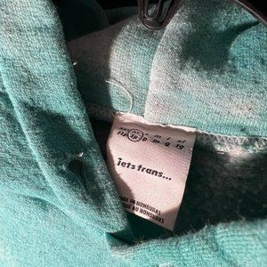 UO iets frans tie-dye pullover hoodie